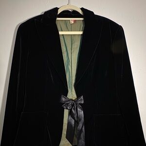 Seven7 Black Velvet Blazer size 18/20